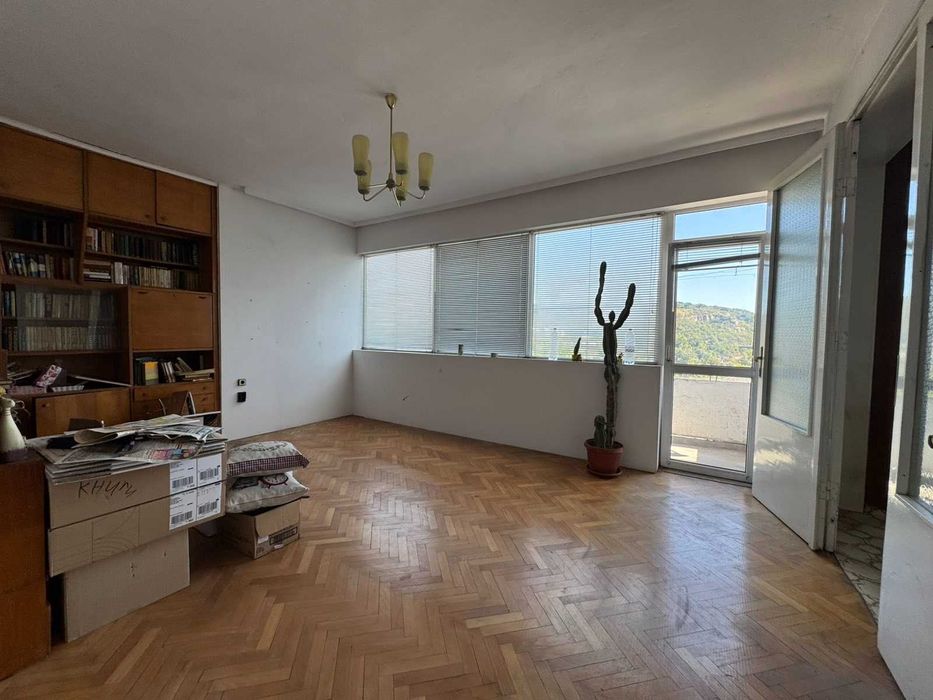 Просторен тристаен до Автогара Юг