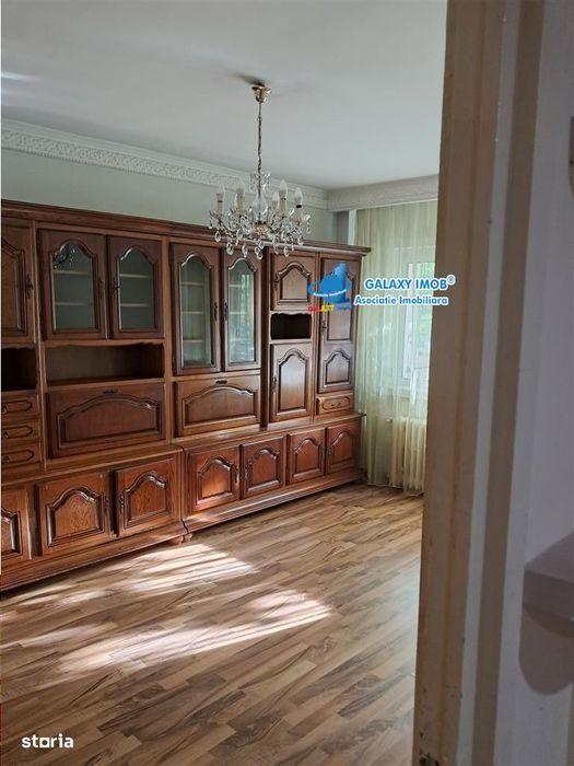 vanzare ap cu 3 camere cf 1 dec  . TRIVALE  .