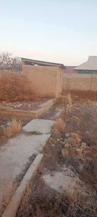 Yer sotiladi Faravon magazin kuchasi
