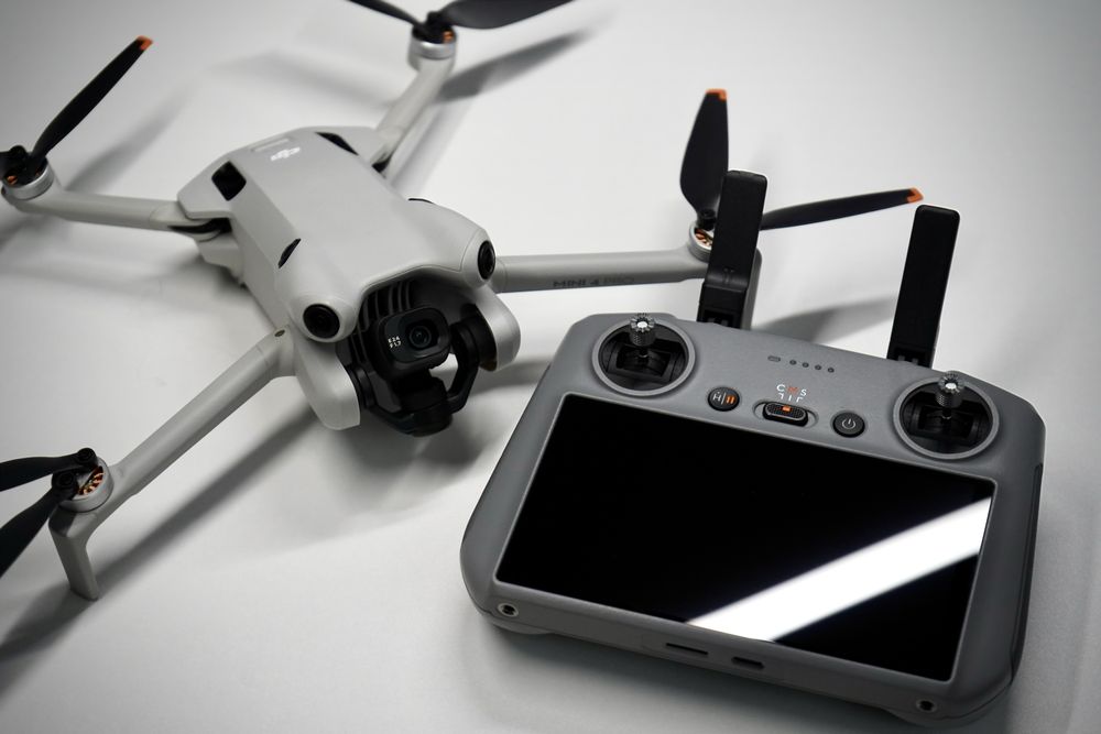 DJI Mini 4 Pro Fly More Combo + RC 2