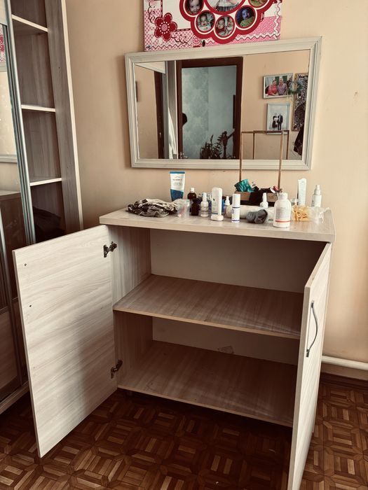 Продаю спальный гарнитур