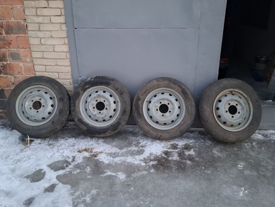 Продам диски на 16, нива