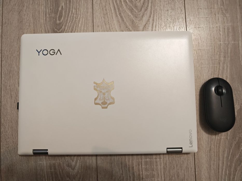 Laptop cu touchscreen / Tableta Lenovo Yoga