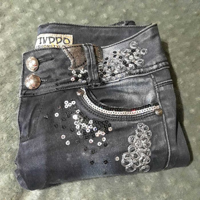 Дънки с   ефекти