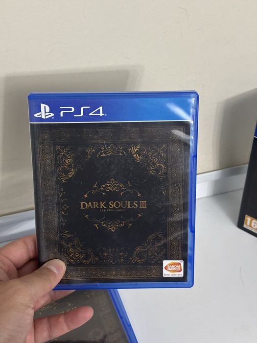 Продам диск игры Dark Souls Trilogy PS4,PS5