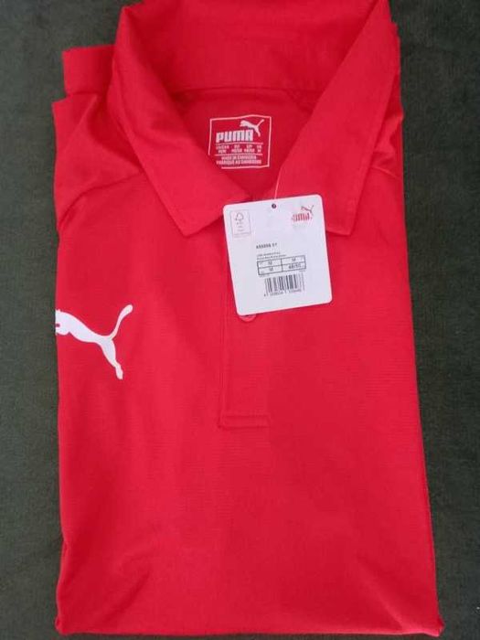 Tricou rosu pentru barbati.