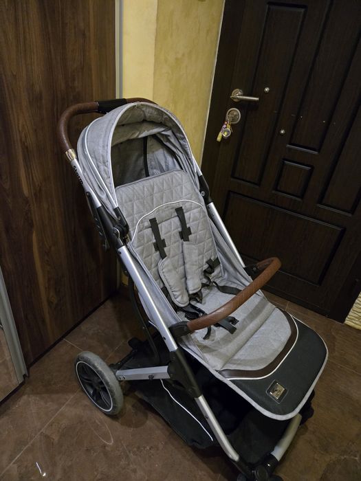 Количка на Lorelli