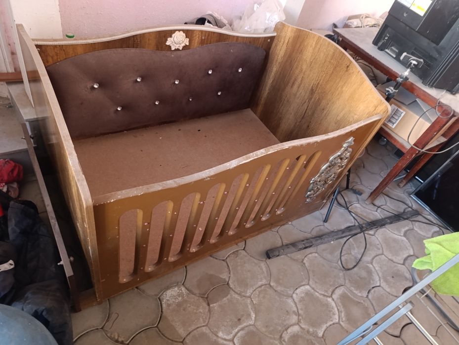 Детская кровать в хорошем состоянии