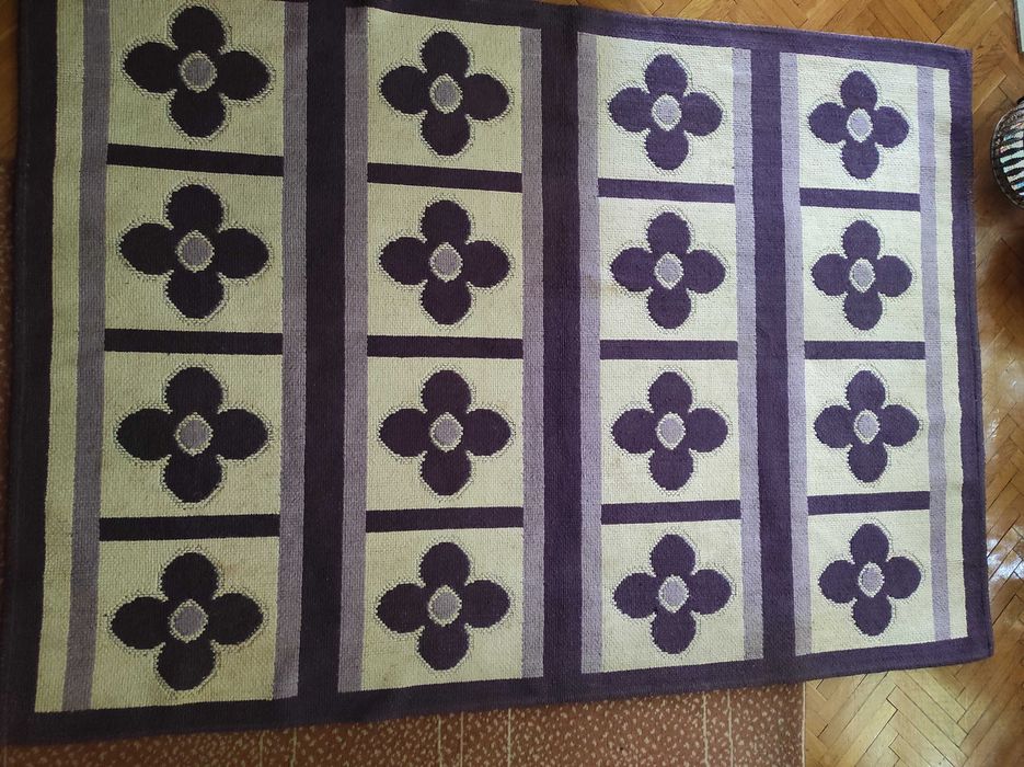 Три броя модерни килими в екрю и лилаво, 120/165 и 75/145 см