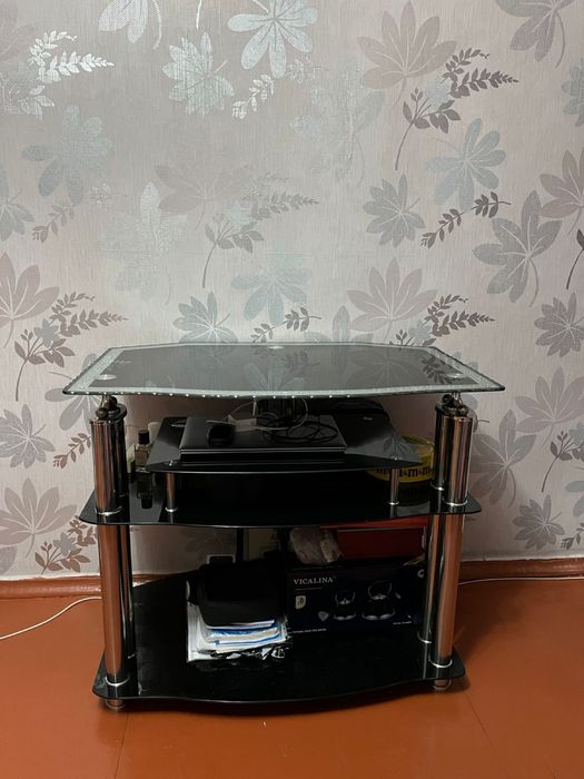 Поставка для телевизора.