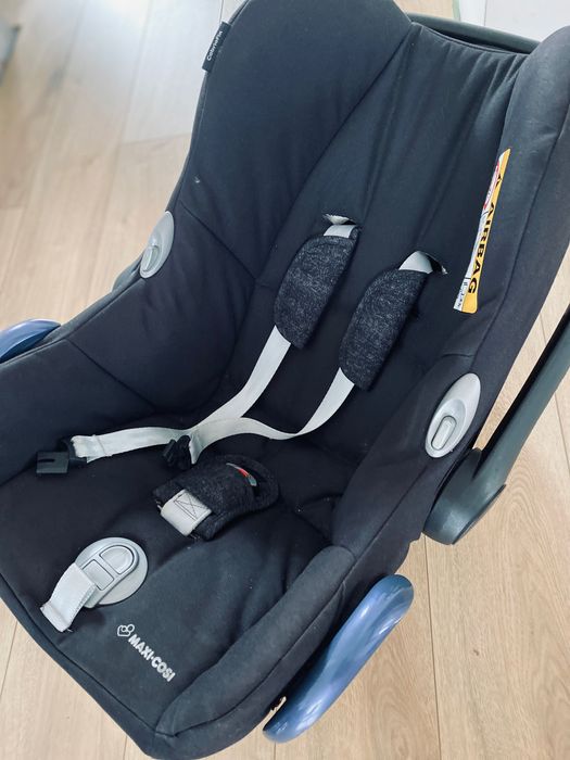 Бебешки стол maxi cost cabrio fix 0-13 kg.