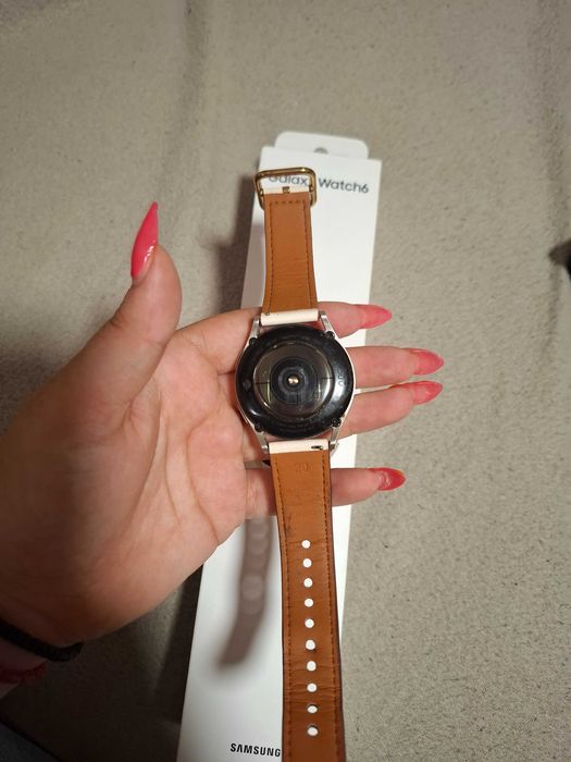 Смартчасовник samsung watch6