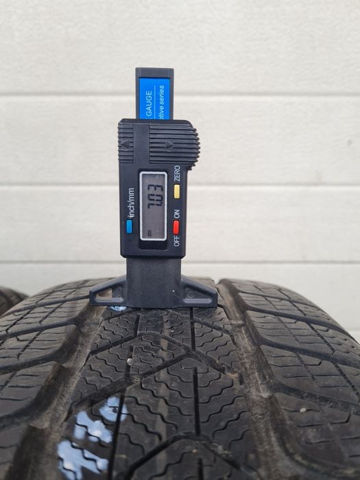 Зимни гуми 4 броя PIRELLI SottoZero3 205 50 R17 дот 4020