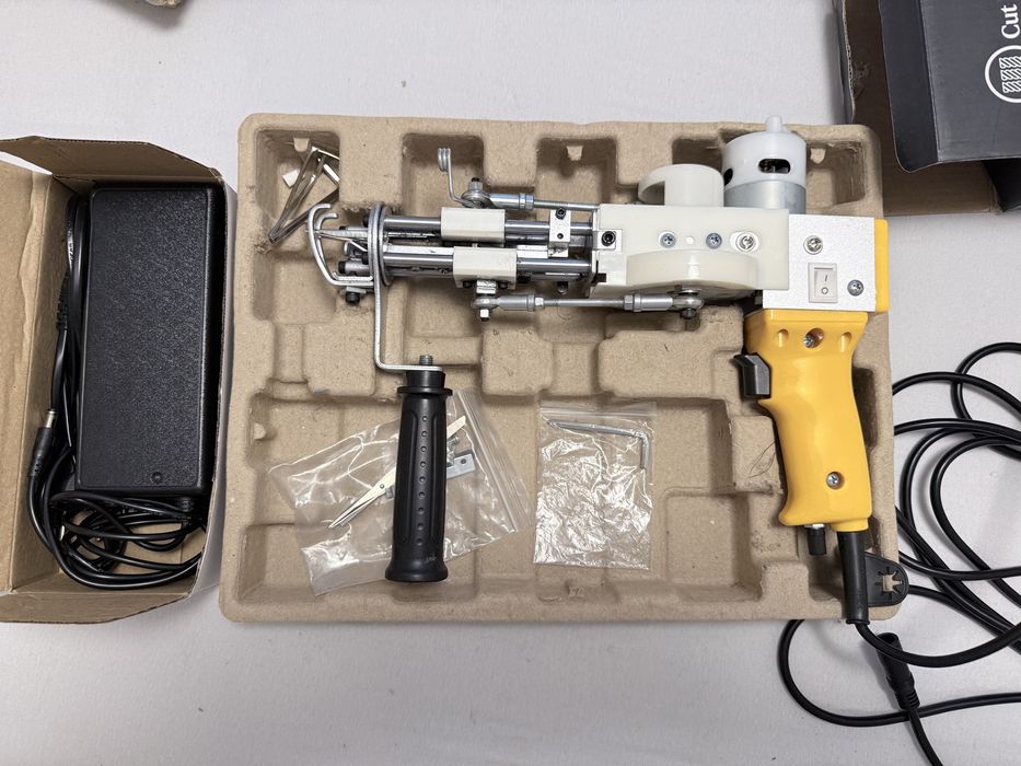 Tufting Gun // Пистолет за тъфтинг