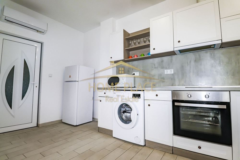 Дава се под наем Двустаен апартамент в Варна, Христо Ботев - 65 кв.м за 438.6 € - Снимка #1