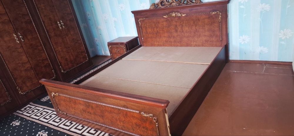 Mebel sotiladi spalniy