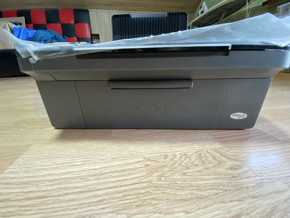 Продам цветной принтер Epson