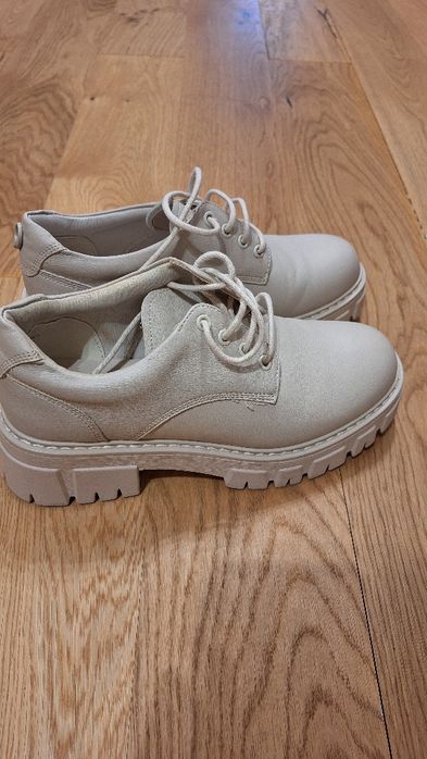 Дамски  бежови обувки