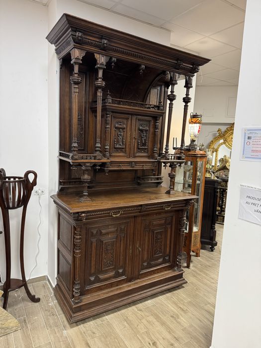 Bufet din lemn masiv sculptat, stil renascentist