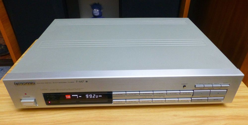 Tuner Pioneer ca nou