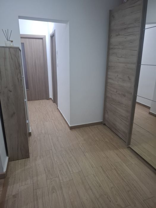 Apartament 2 camere ,etaj 1,decomandat ,Gavana 2