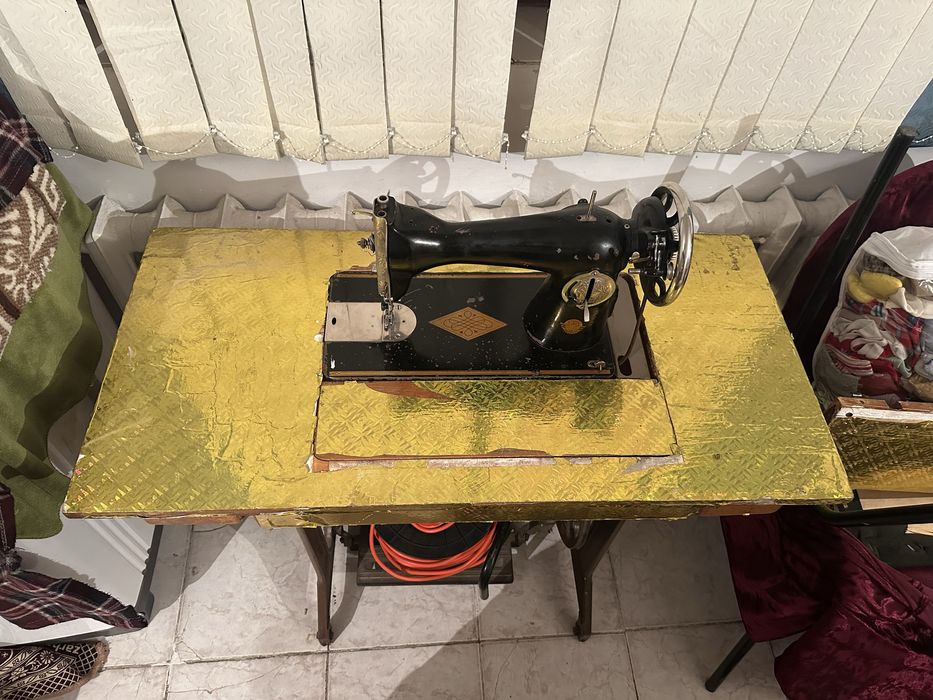 Швейная машина Зингер