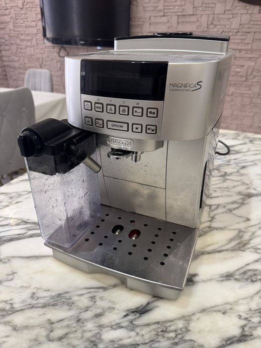 Кофемашина Delonghi