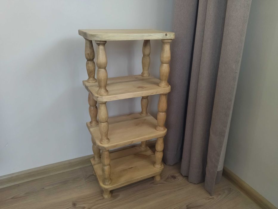 Ръчно изработена етажерка със струговани елементи !!!