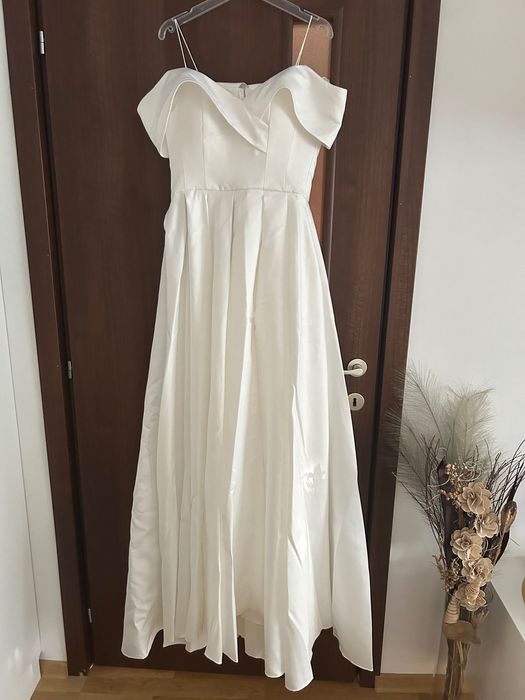 Rochie de mireasa noua