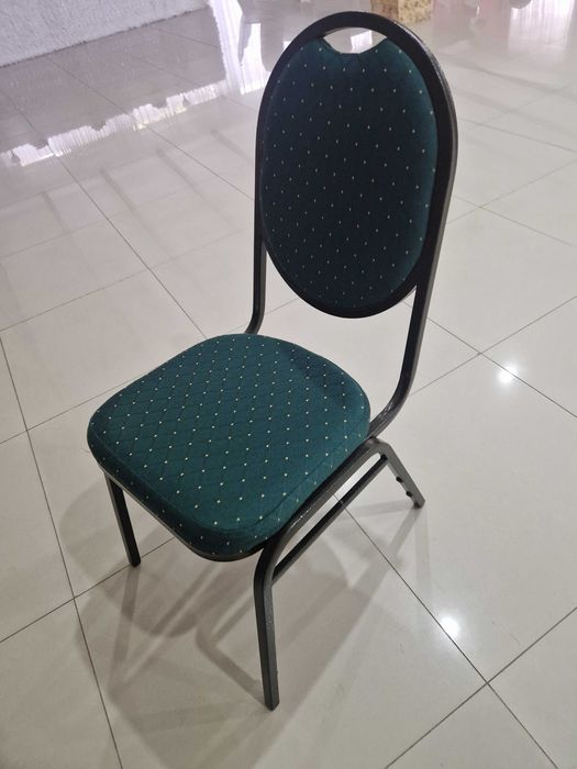 Vand scaune cu structura metalica