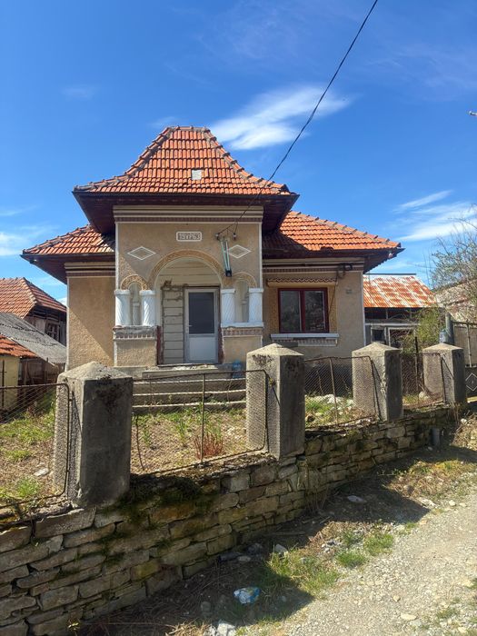 Casă de vânzare – Zona Malu Cu Flori ,Jud Dambovita