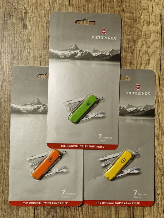ЧИСТО НОВИ Ножчета Victorinox Швейцарски