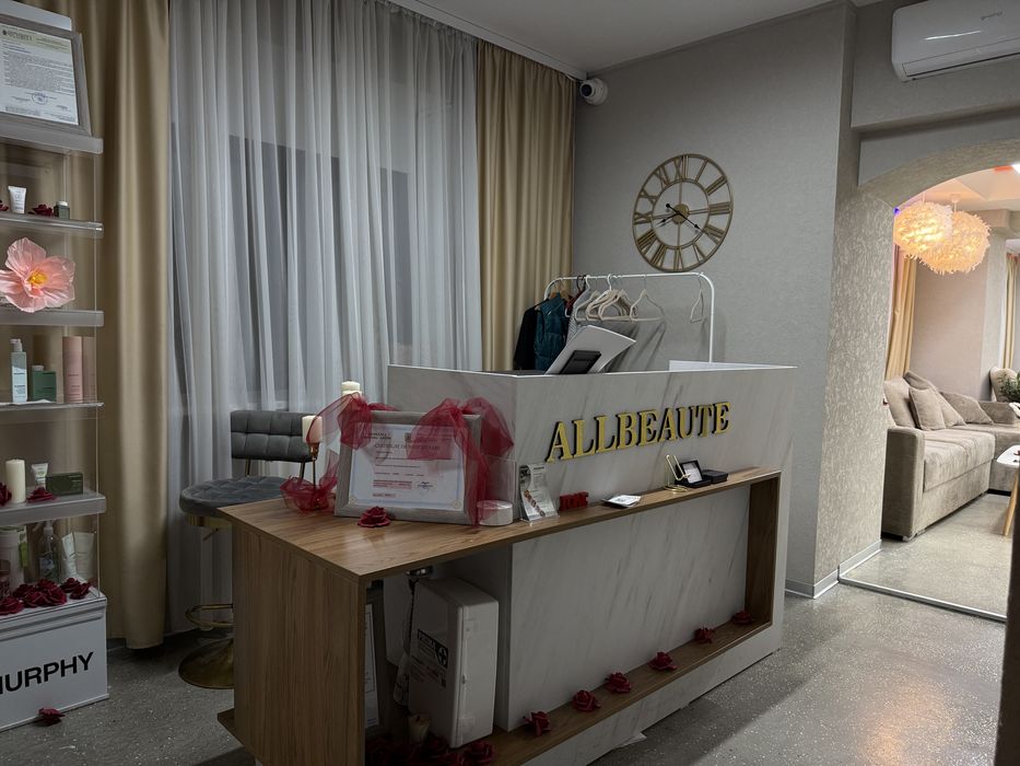 Afacere la cheie salon infrumusetare  UNIVERSITATE