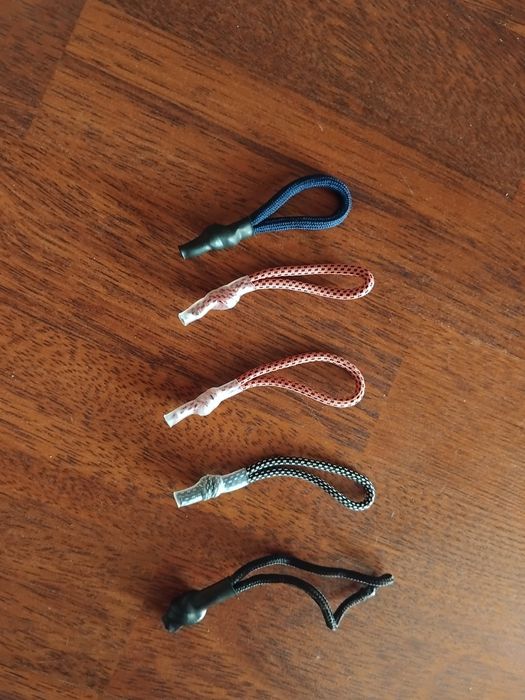 Продам зиперы черная 80 тг остальное всё по 100 тг