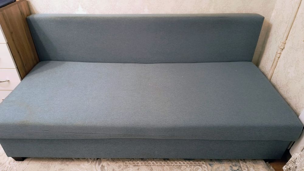 Продаётся Диван.