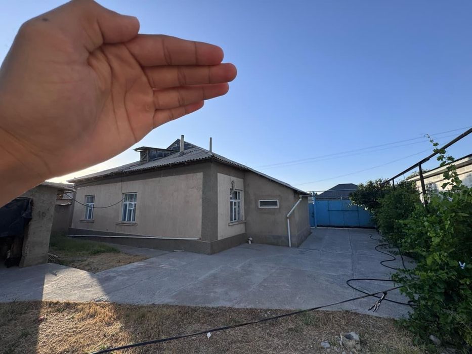 Үй сатылады орта жағдайда.