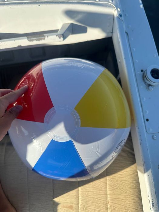 Надувной мячик.