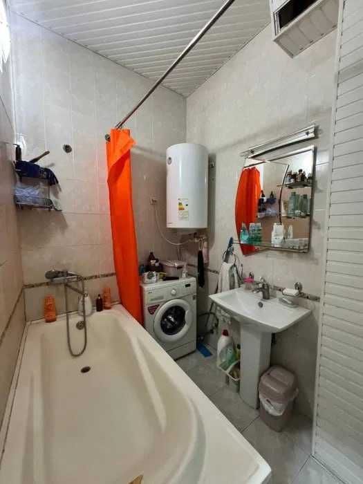 4-комн. с высокими потолками, кирпич, ул. Лабзак, 84 м²`