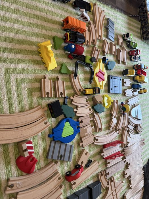 Set trenuleț din lemn + mașinuțe și accesorii – set mare