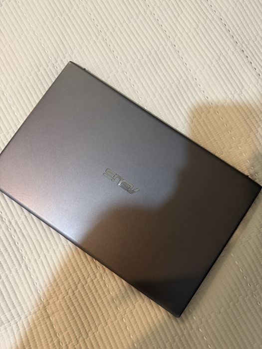 Продаю ноутбук ASUS VivoBook 15.