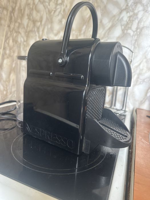 Кафемашина Неспресо Инисия / Nespresso Inissia