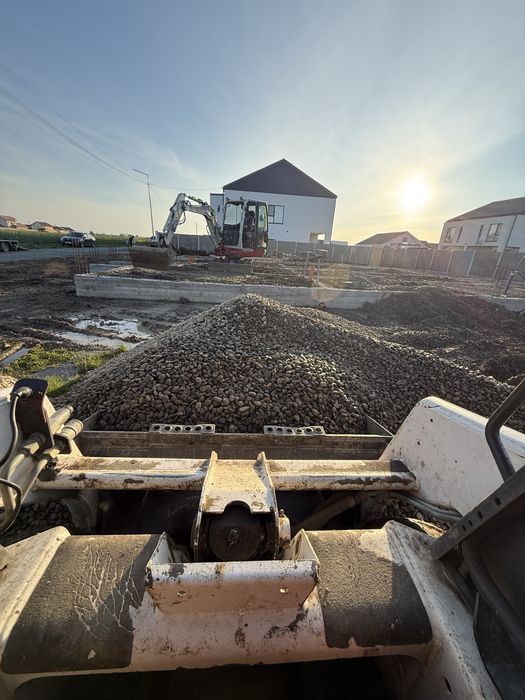 Inchiriere utilaje miniexcavator miniincarcator(bobcat)