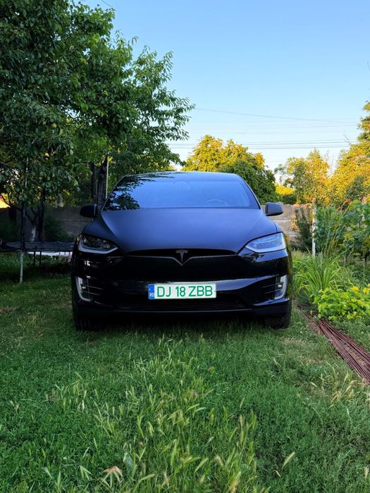 TESLA Model X 2018 — imagine 3