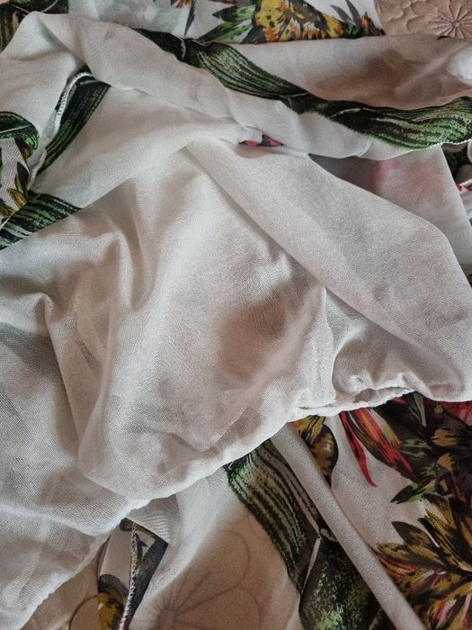 Rochie din voal cu bretele ajustabile si brau din pietre