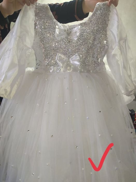 Qizlaga oq kòylela sotiladi 5-6-7- yoshga