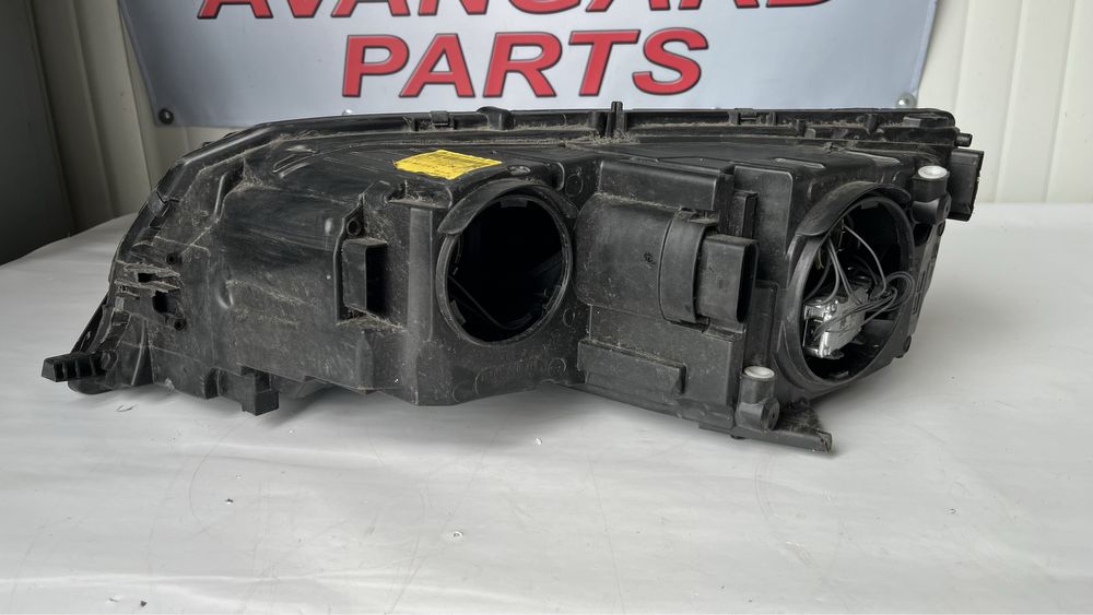 4 броя десен и 2 брой ляв фар Skoda Octavia 3 Facelift 2017-