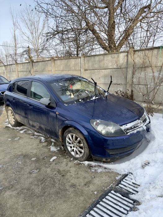 Opel Astra H 1,7 CDTI avariat