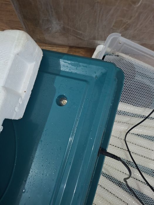 Инкубатор Бизон.