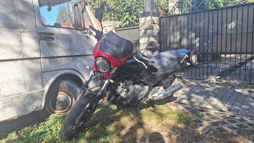 Motocicleta  Yamaha Xj 600  cafe proiect