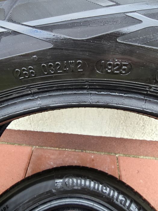 Vând 4 anvelope Continental 195-55r16